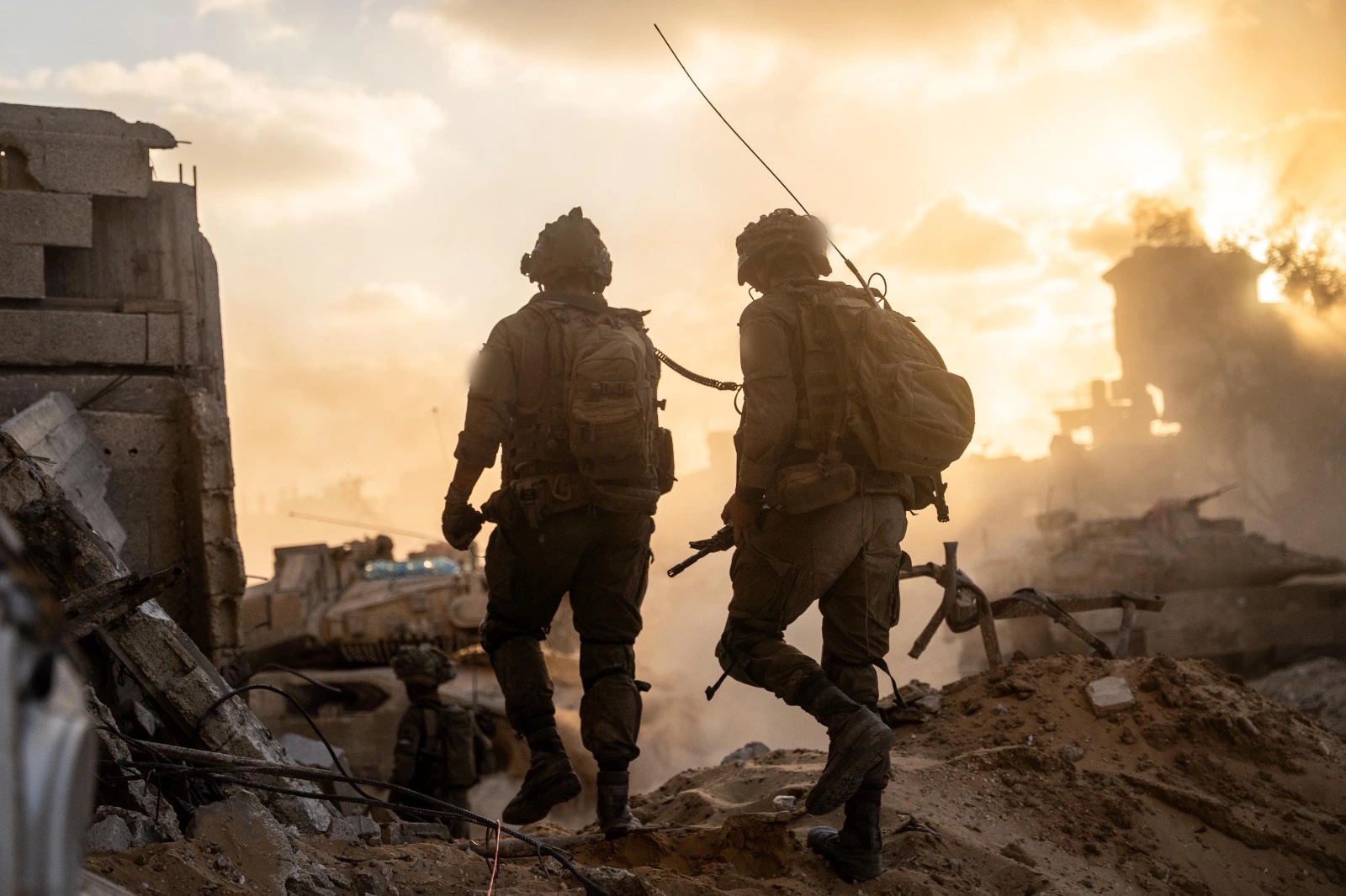 A Hamász nyitottsága, zarándoklat Gázából és Carlson gyűlölete