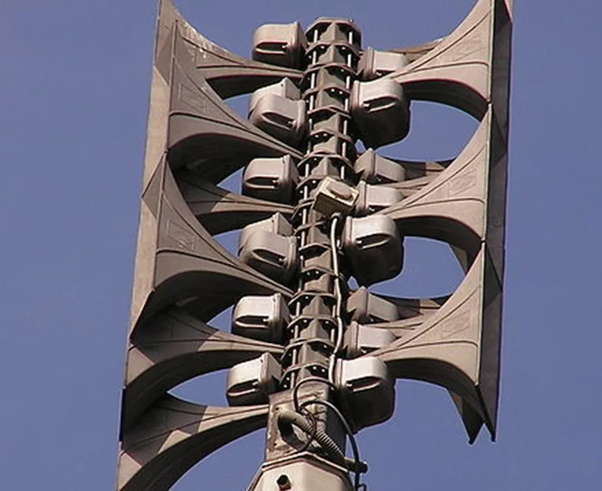 Megszólaltak a szirénák a holokauszt áldozatainak emlékére