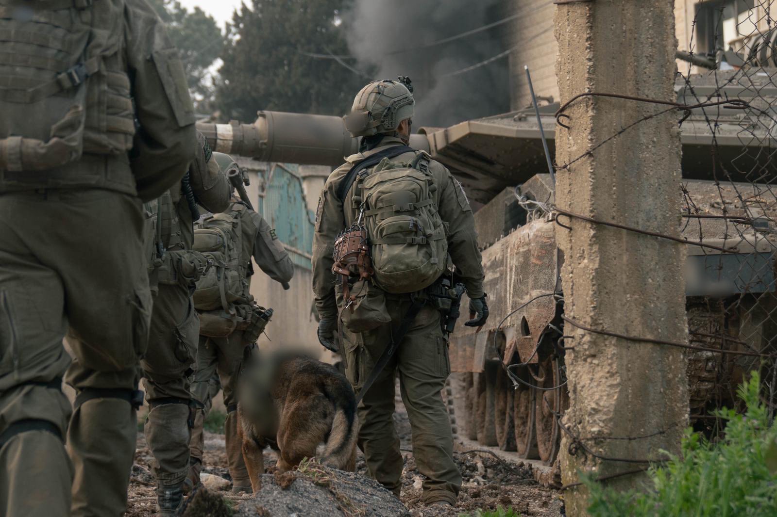 A Hezbollah támadásai, megosztott Libanon, késlekedő bejrúti csapás és a...