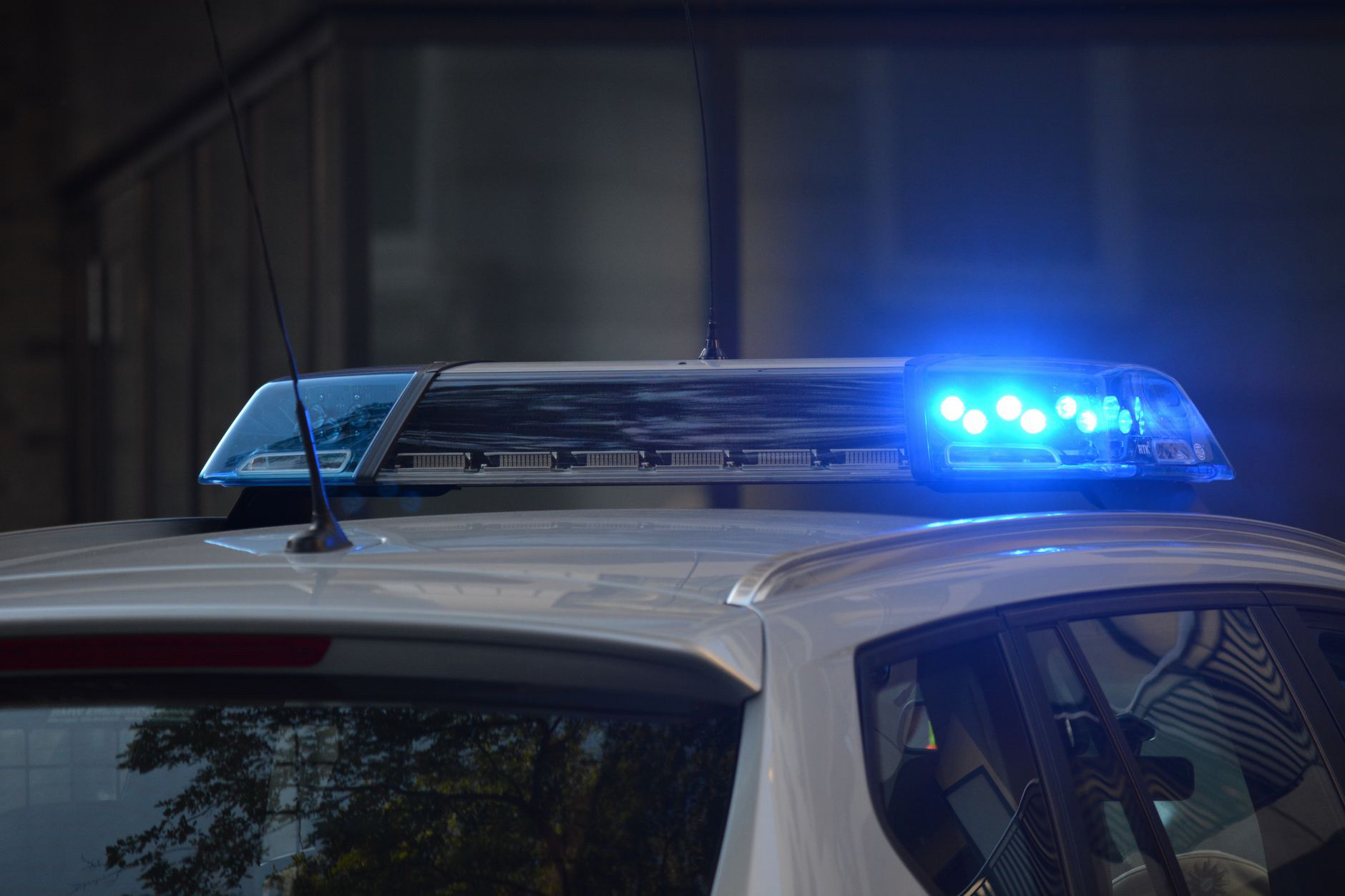 Rendőrökre támadtak 1 gyanúsított menekülését segítve Ben-Gvir pártjának vezető...